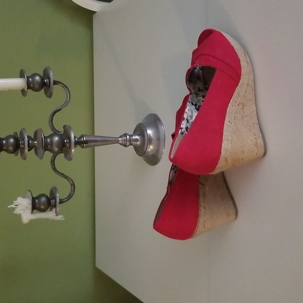 Sz 10 "Soda" Red Canvas Wedge heels - Picture 4 of 5